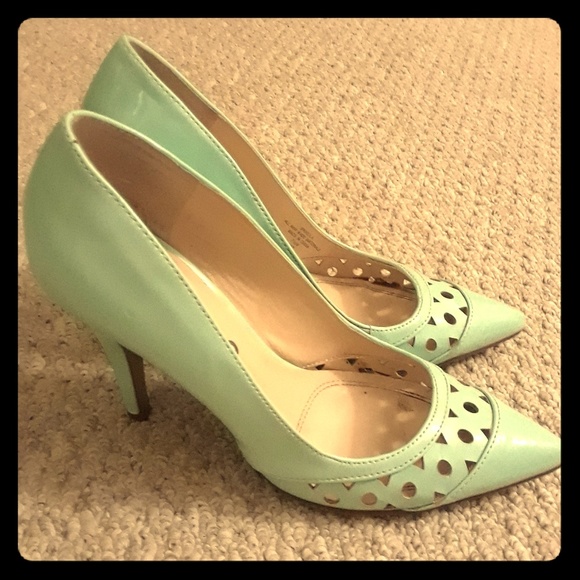 Unisa Shoes - Mint cutout heels sz 7.5